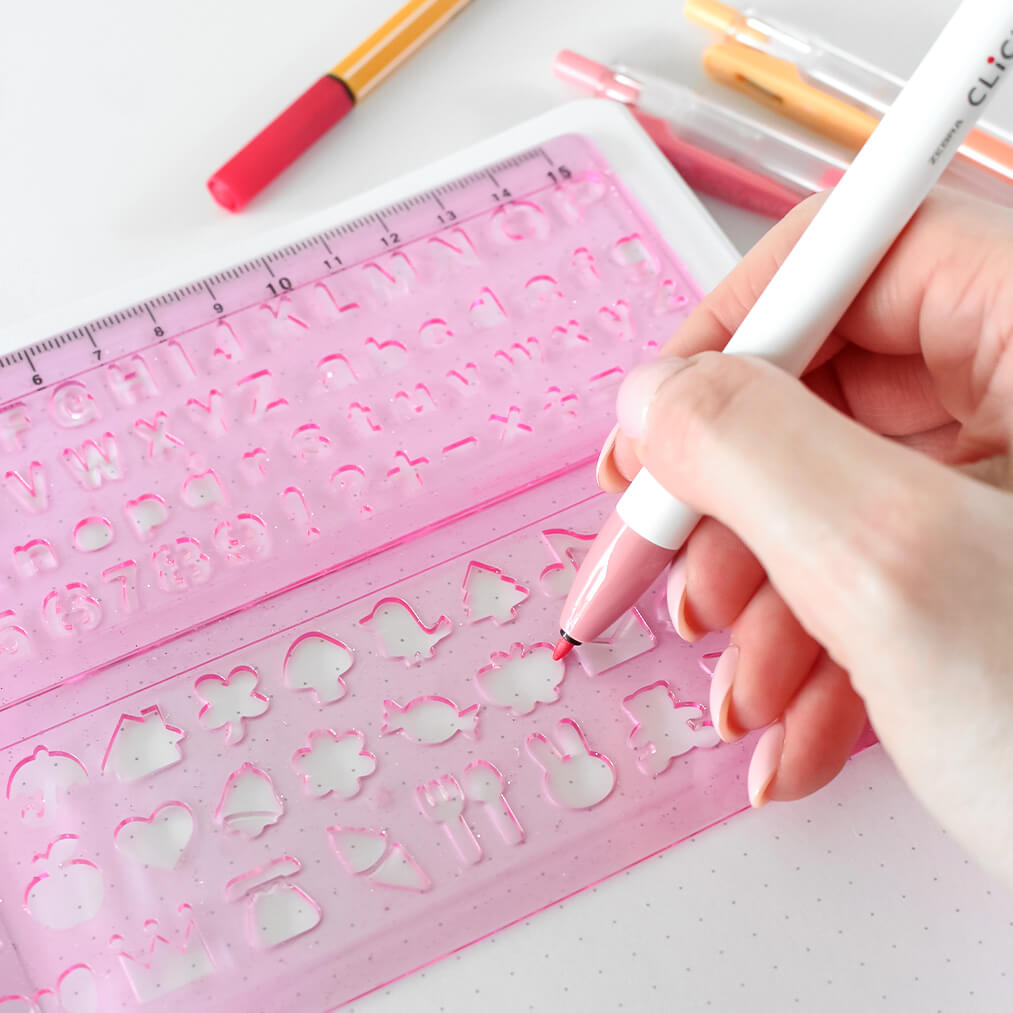 kutsuva šablona s pravitkem ruzova pouziti-2